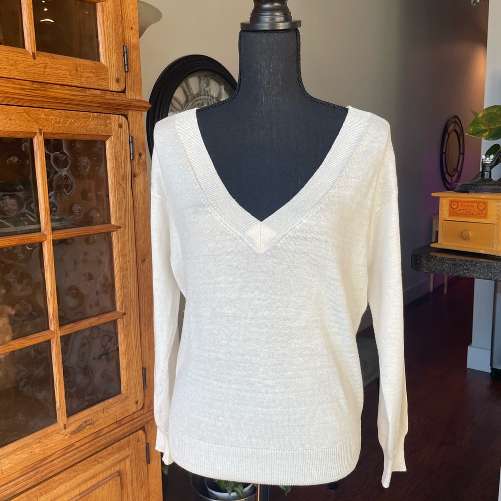 Ann Taylor V neck linen blend sweater